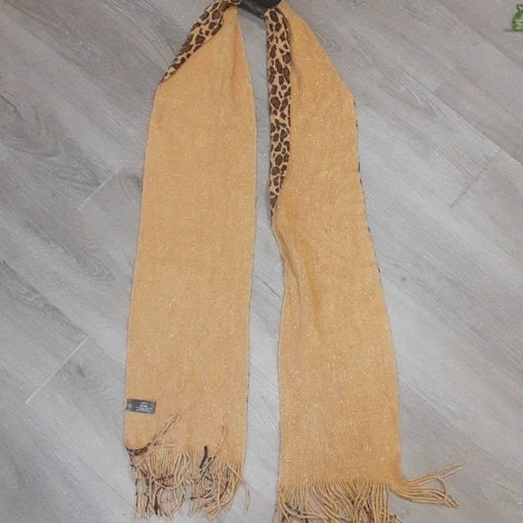 Mixit Oblong Animal Print Scarf - Picture 4 of 11